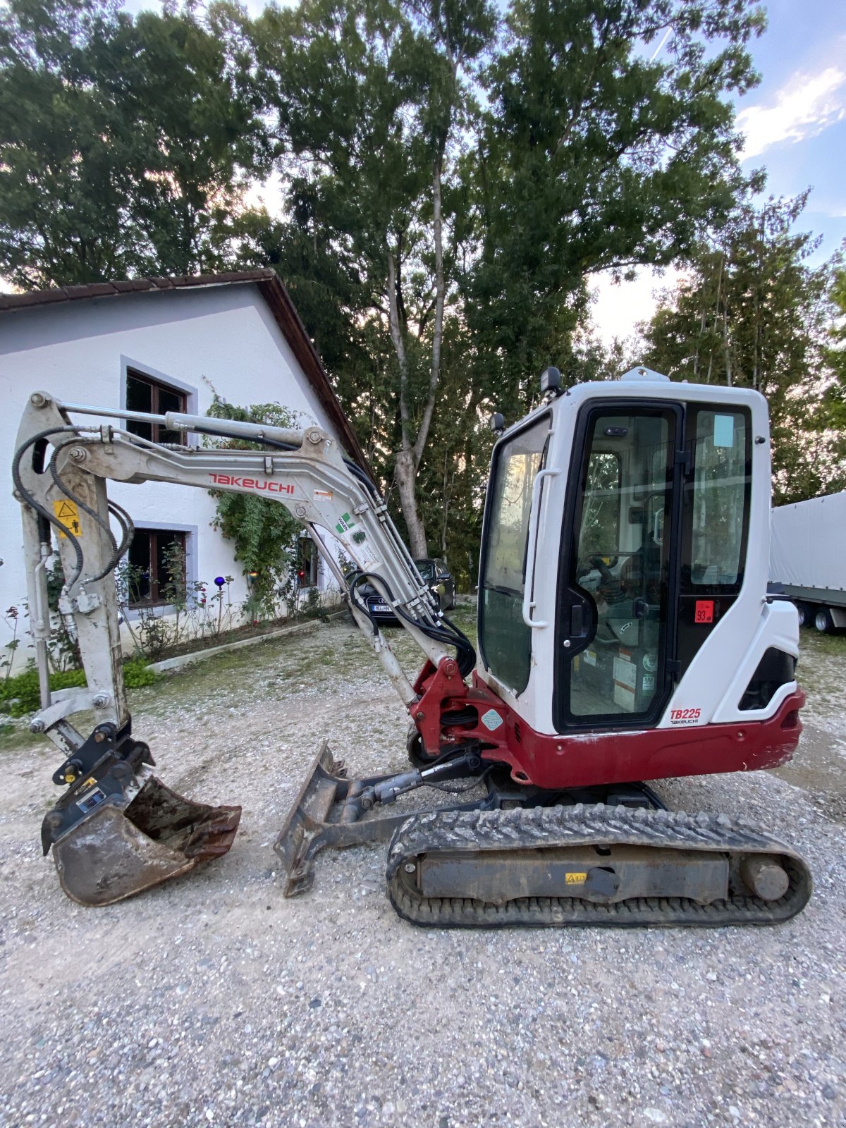 Minibagger des Typs Takeuchi tb225, Gebrauchtmaschine in Neumarkt Sank Veit  (Bild 1)