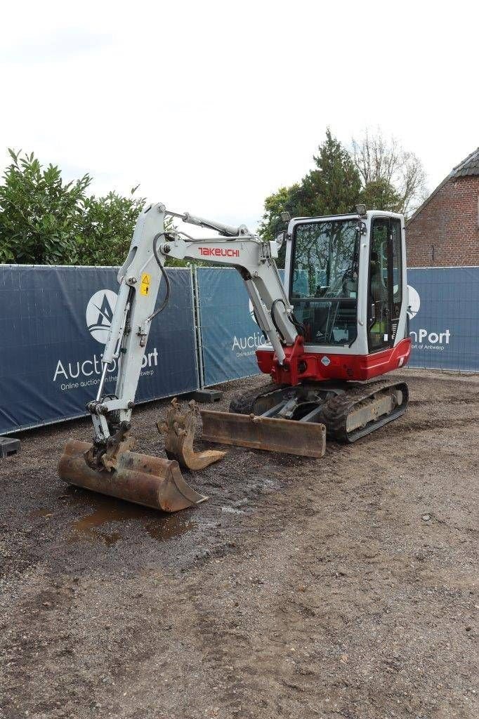 Minibagger des Typs Takeuchi TB228, Gebrauchtmaschine in Antwerpen (Bild 10)