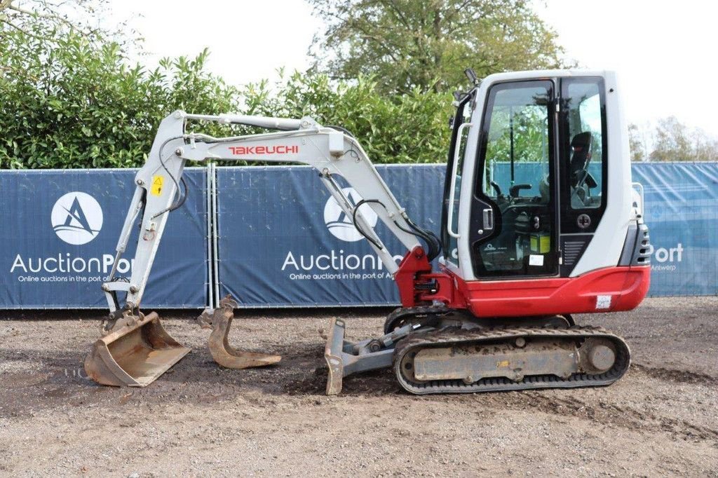 Minibagger typu Takeuchi TB228, Gebrauchtmaschine v Antwerpen (Obrázok 2)