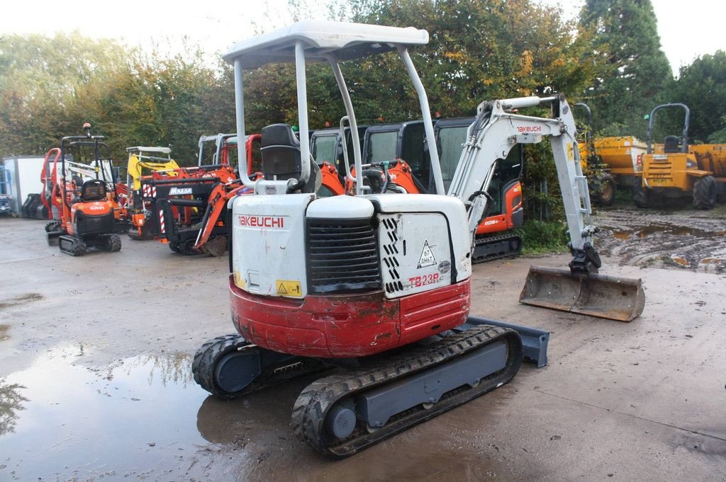 Minibagger des Typs Takeuchi TB23, Gebrauchtmaschine in Antwerpen (Bild 5)