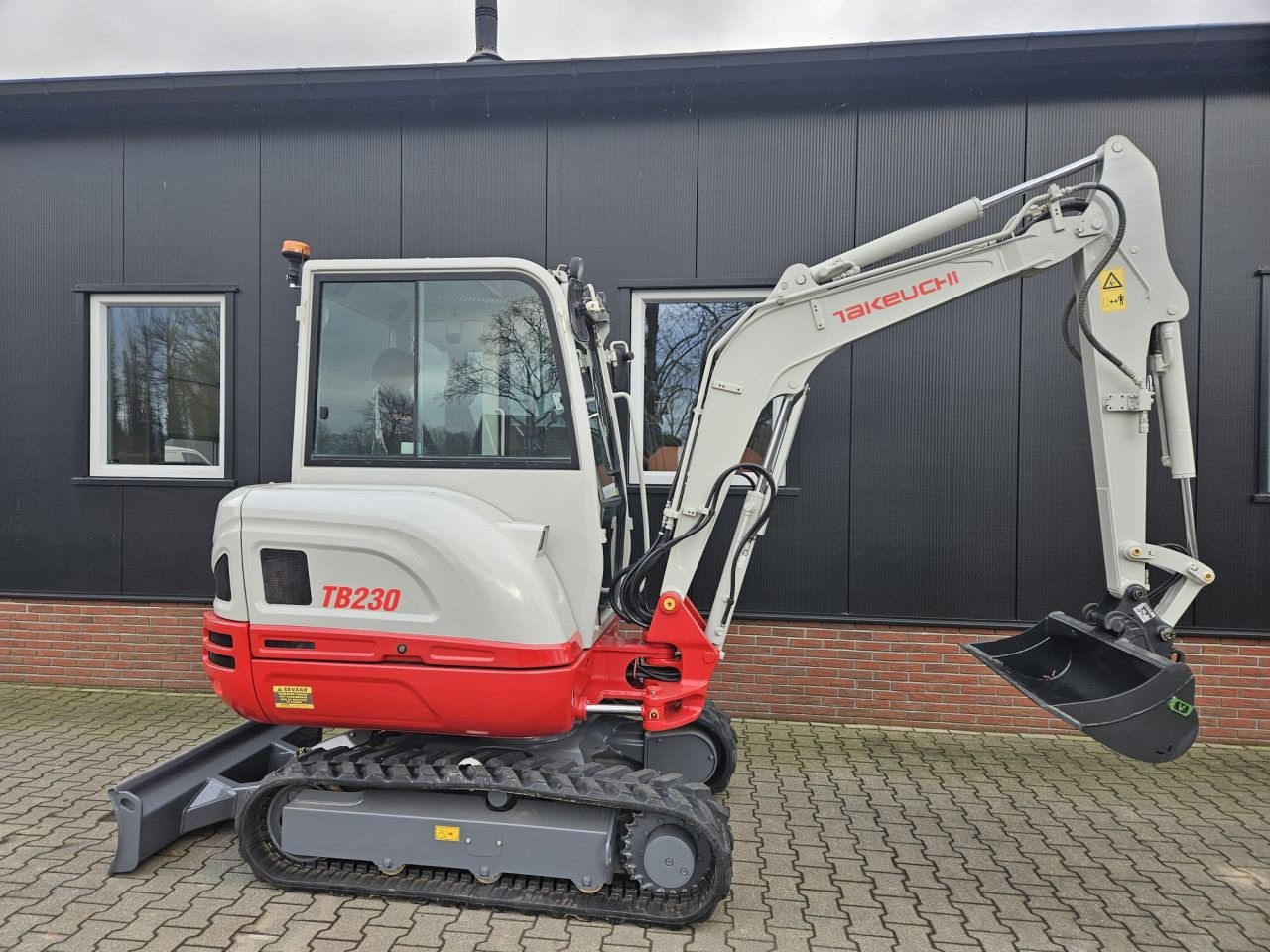 Minibagger Türe ait Takeuchi TB230, Gebrauchtmaschine içinde Haaksbergen (resim 8)