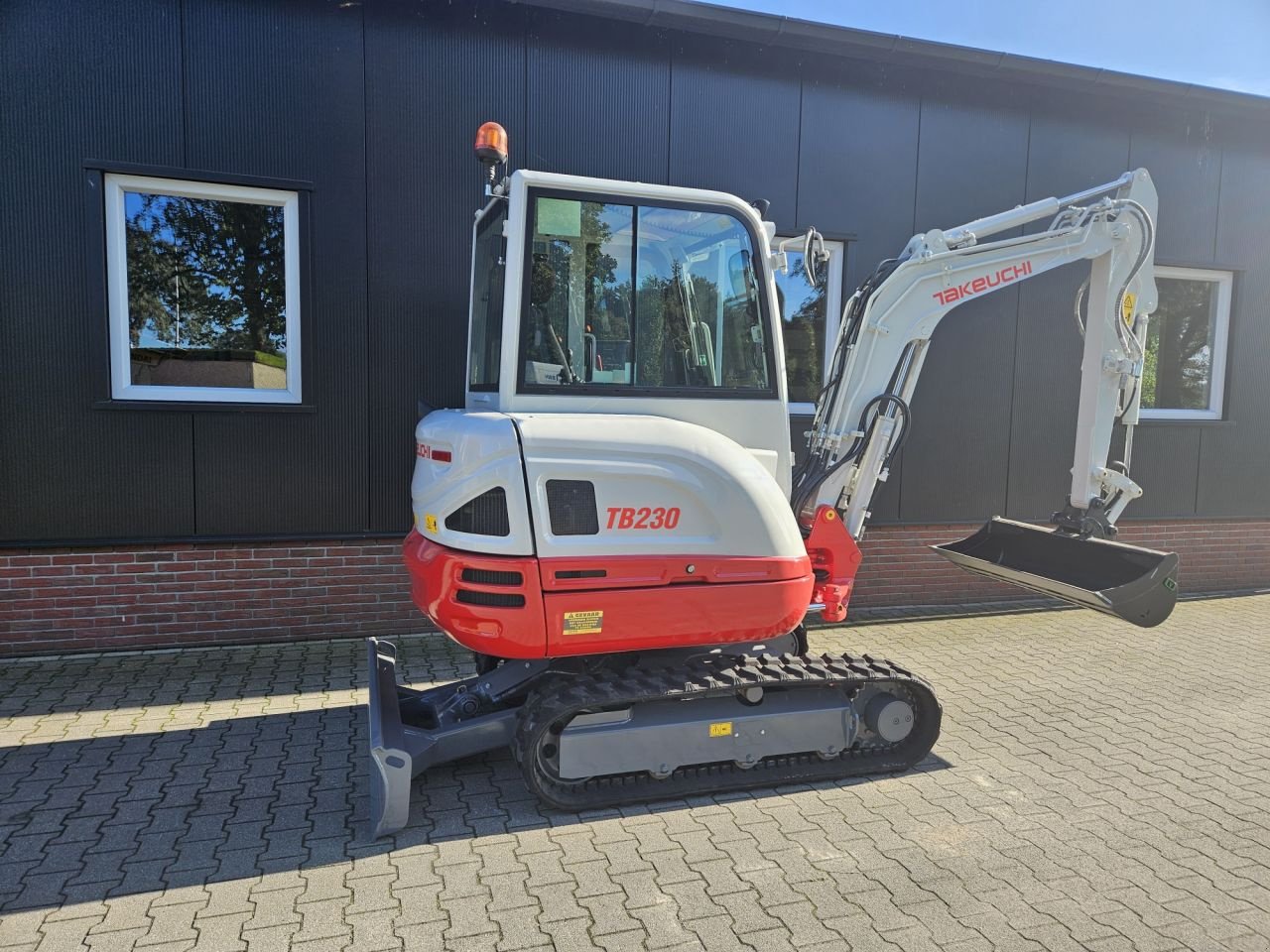 Minibagger typu Takeuchi TB230, Gebrauchtmaschine w Haaksbergen (Zdjęcie 8)