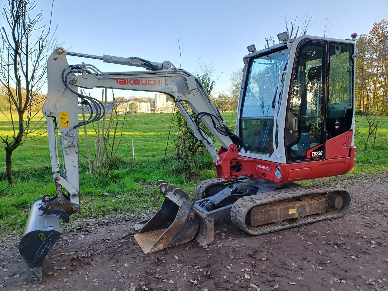 Minibagger des Typs Takeuchi TB230, Gebrauchtmaschine in Terschuur (Bild 1)