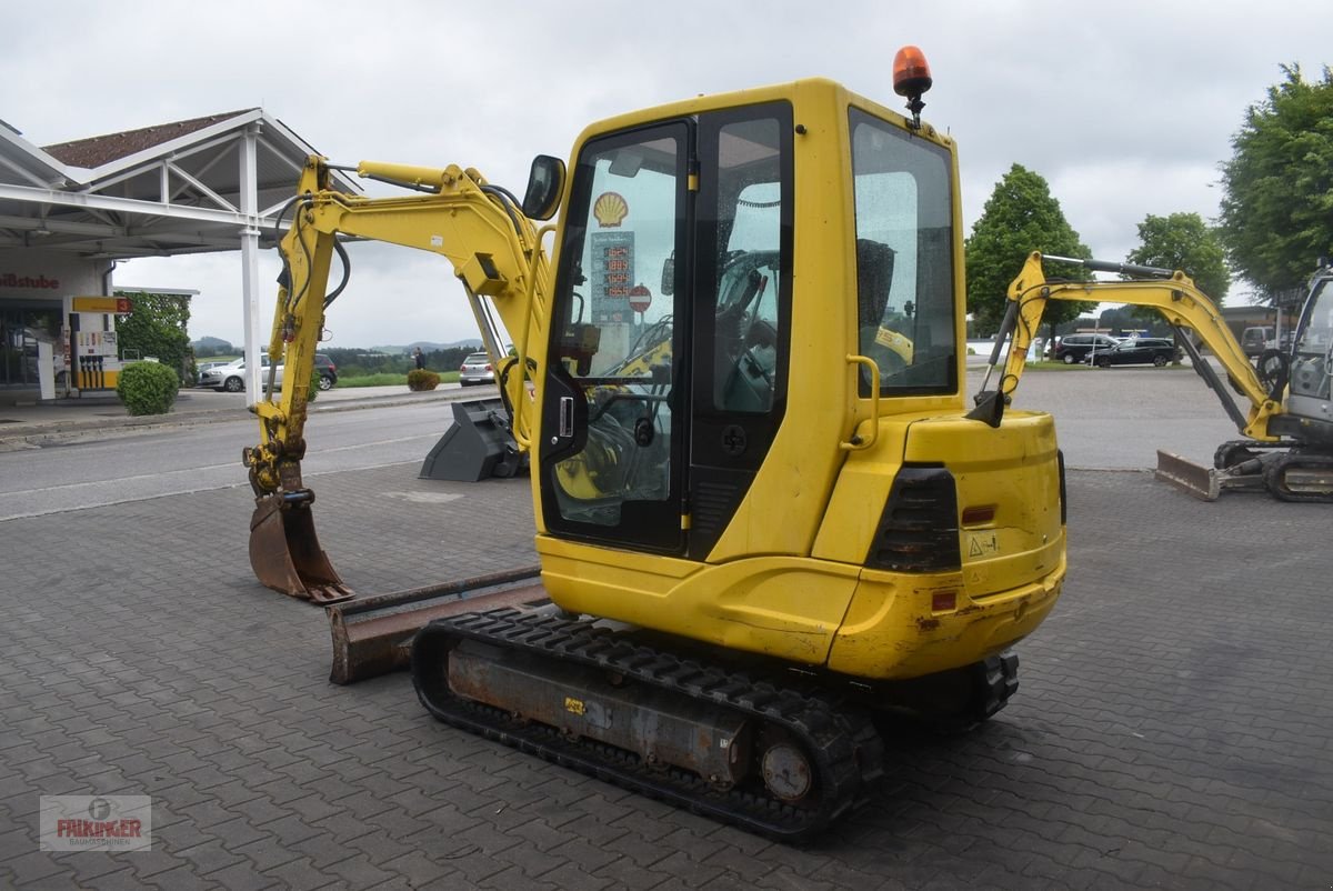 Minibagger του τύπου Takeuchi TB235 mit Powertilt, Gebrauchtmaschine σε Putzleinsdorf (Φωτογραφία 3)