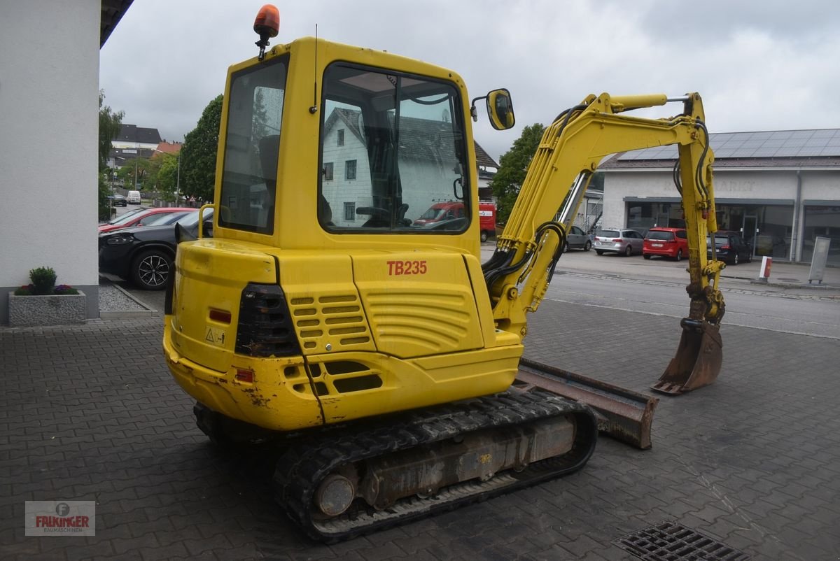 Minibagger du type Takeuchi TB235 mit Powertilt, Gebrauchtmaschine en Putzleinsdorf (Photo 4)