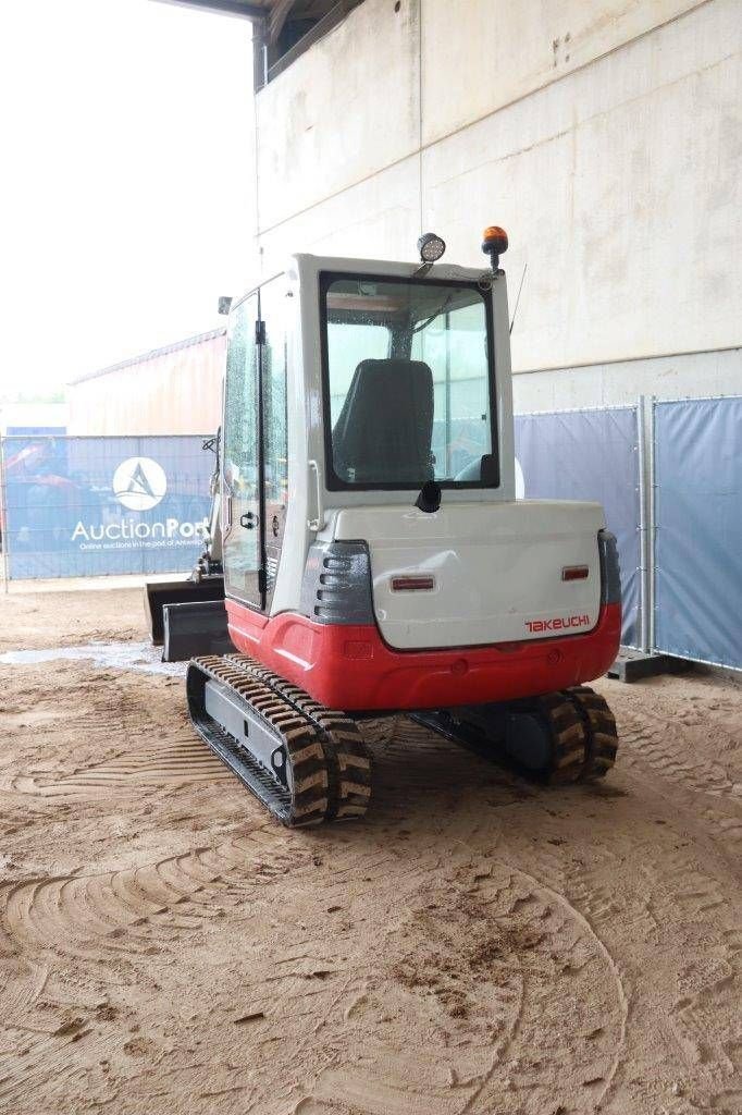 Minibagger des Typs Takeuchi TB235, Gebrauchtmaschine in Antwerpen (Bild 4)