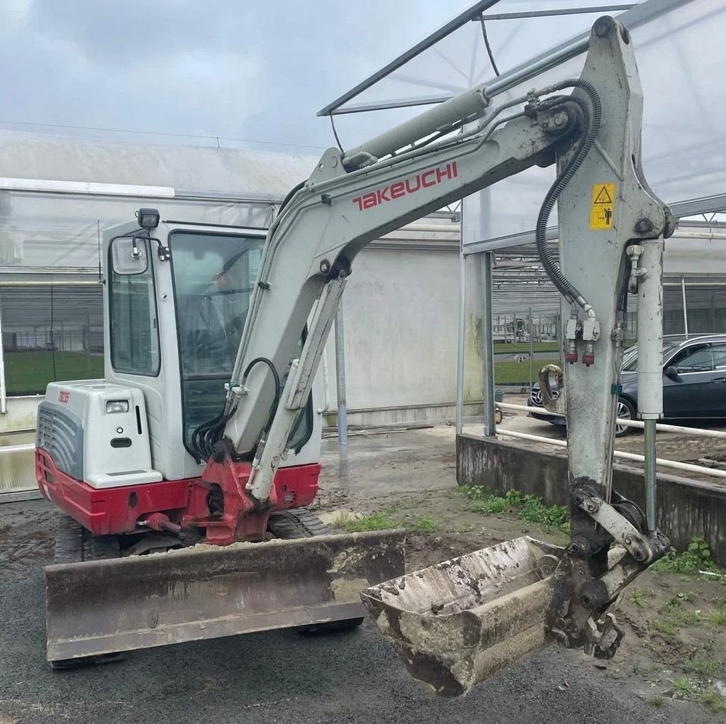 Minibagger типа Takeuchi TB235, Gebrauchtmaschine в Wevelgem (Фотография 3)