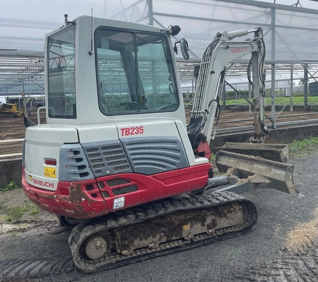 Minibagger типа Takeuchi TB235, Gebrauchtmaschine в Wevelgem (Фотография 2)