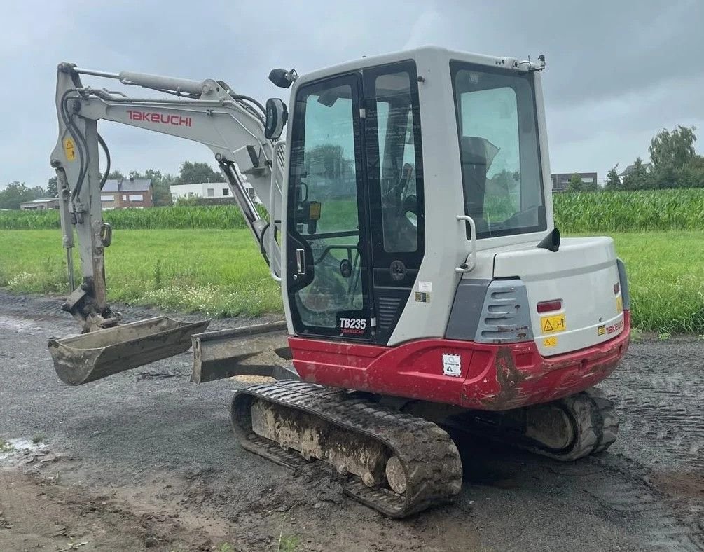 Minibagger del tipo Takeuchi TB235, Gebrauchtmaschine en Wevelgem (Imagen 1)