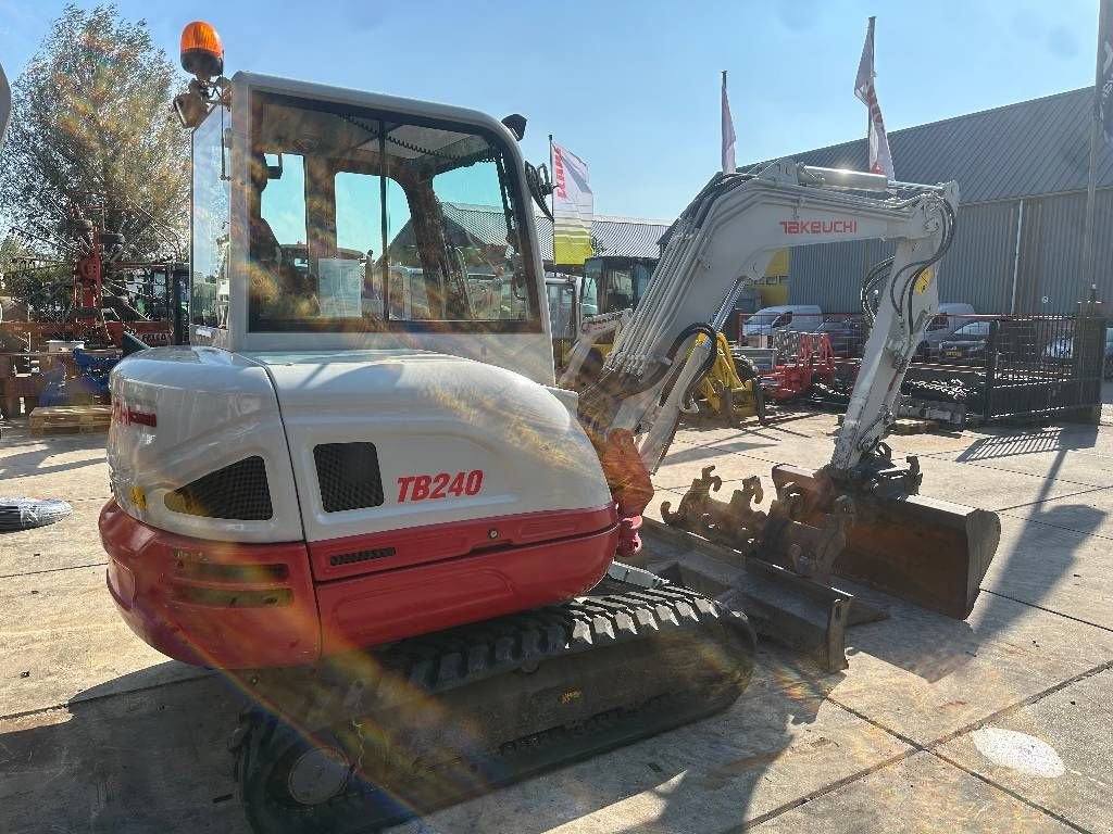 Minibagger tip Takeuchi TB240 Verkocht, Gebrauchtmaschine in Kockengen (Poză 7)