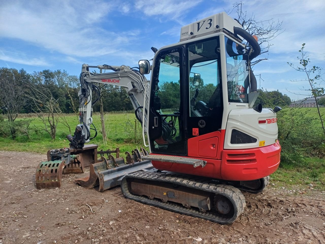 Minibagger от тип Takeuchi TB240, Gebrauchtmaschine в Terschuur (Снимка 2)