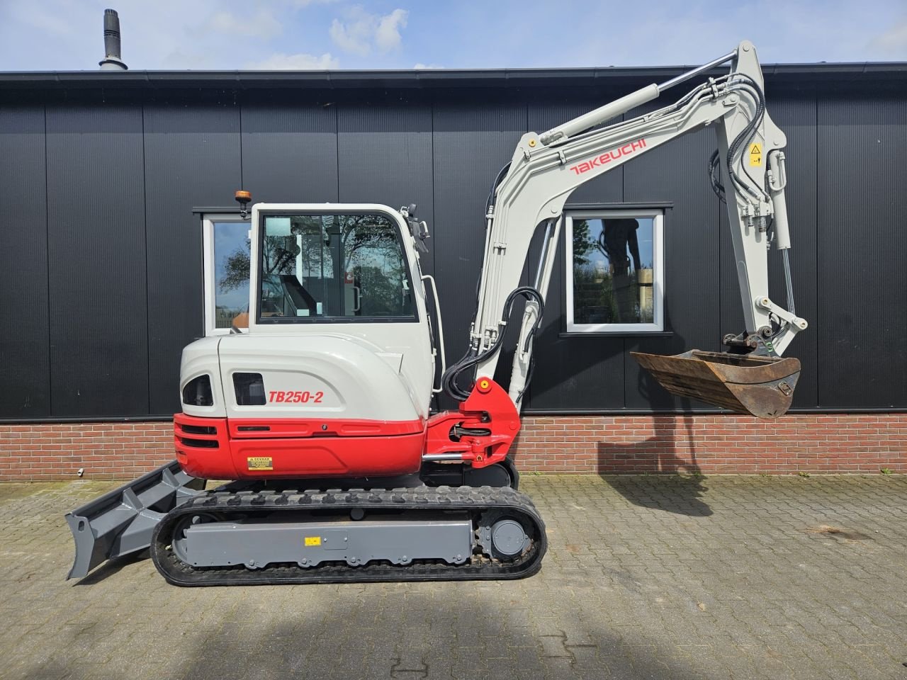 Minibagger del tipo Takeuchi TB250-2 compleet stage V, Gebrauchtmaschine en Haaksbergen (Imagen 8)