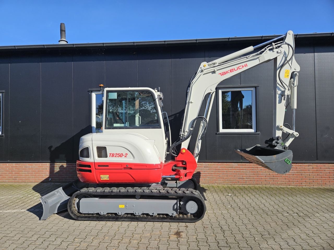 Minibagger tip Takeuchi TB250-2, Gebrauchtmaschine in Haaksbergen (Poză 3)