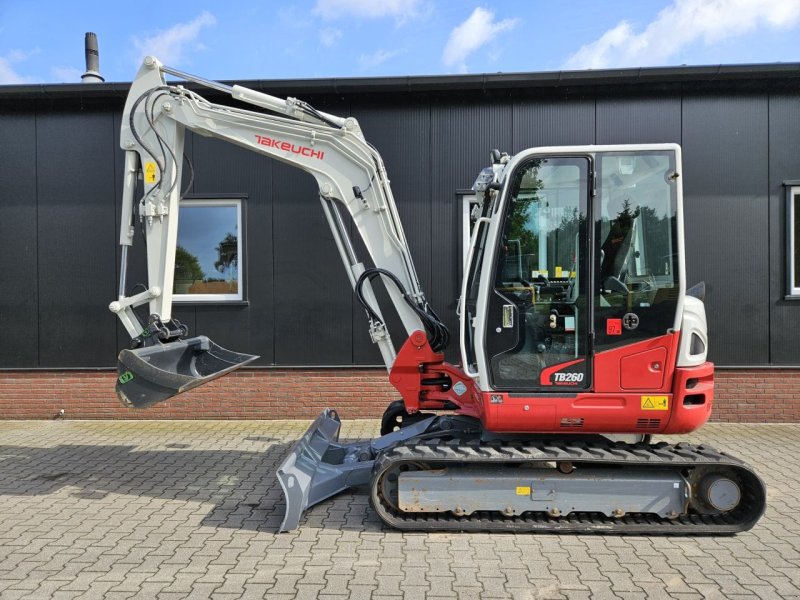 Minibagger typu Takeuchi TB260 Stage V, Gebrauchtmaschine v Haaksbergen