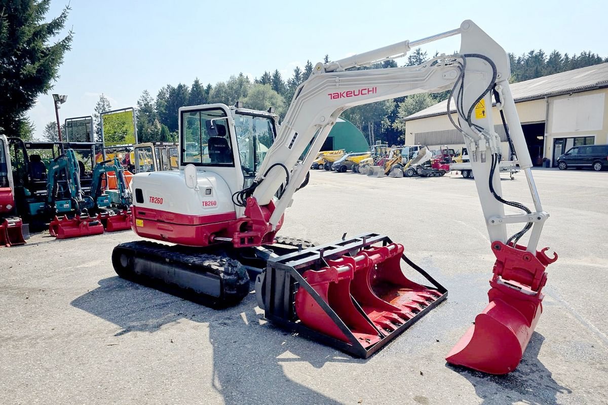 Minibagger du type Takeuchi TB260, Gebrauchtmaschine en Gabersdorf (Photo 8)