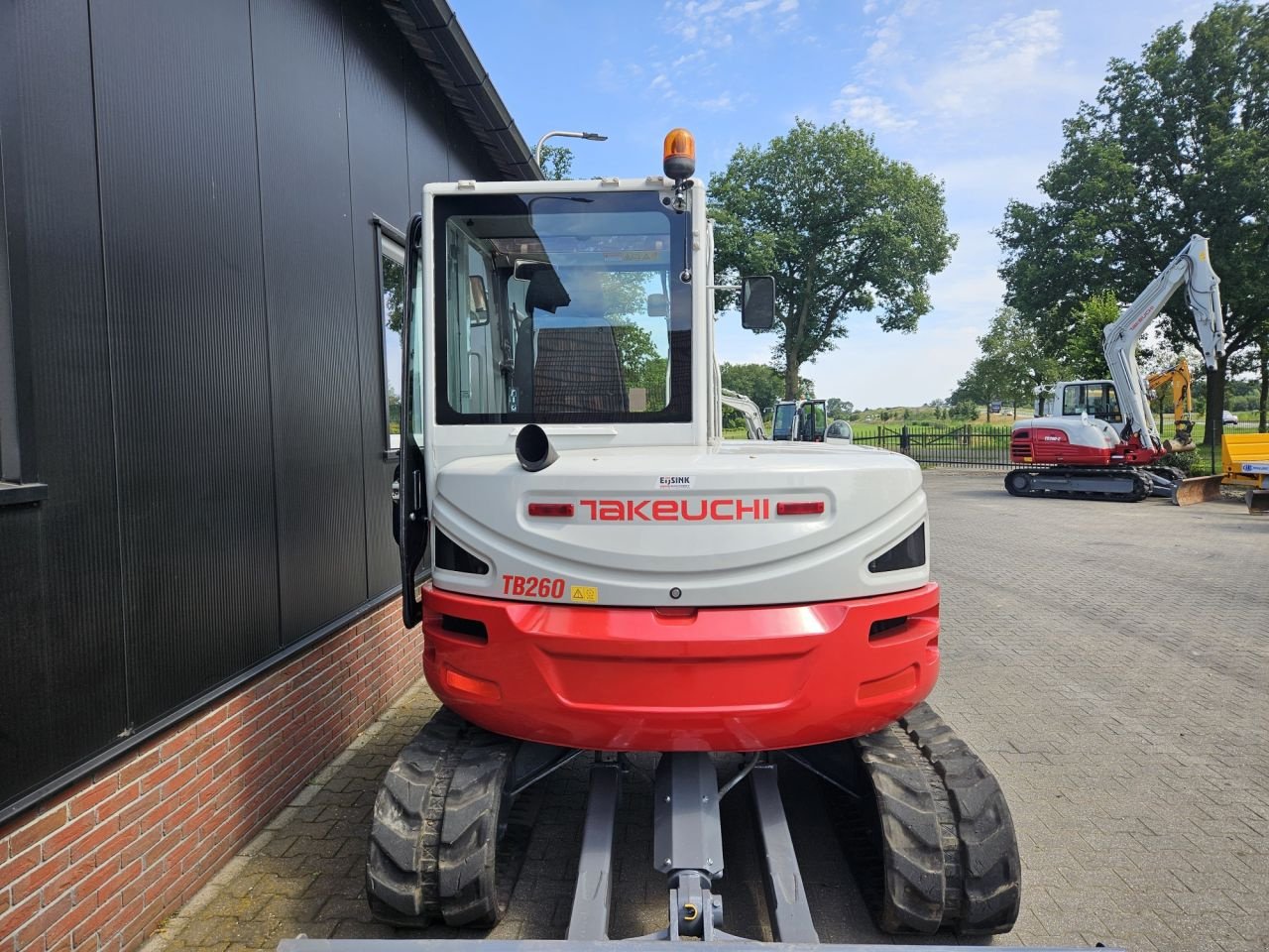 Minibagger du type Takeuchi TB260, Gebrauchtmaschine en Haaksbergen (Photo 9)