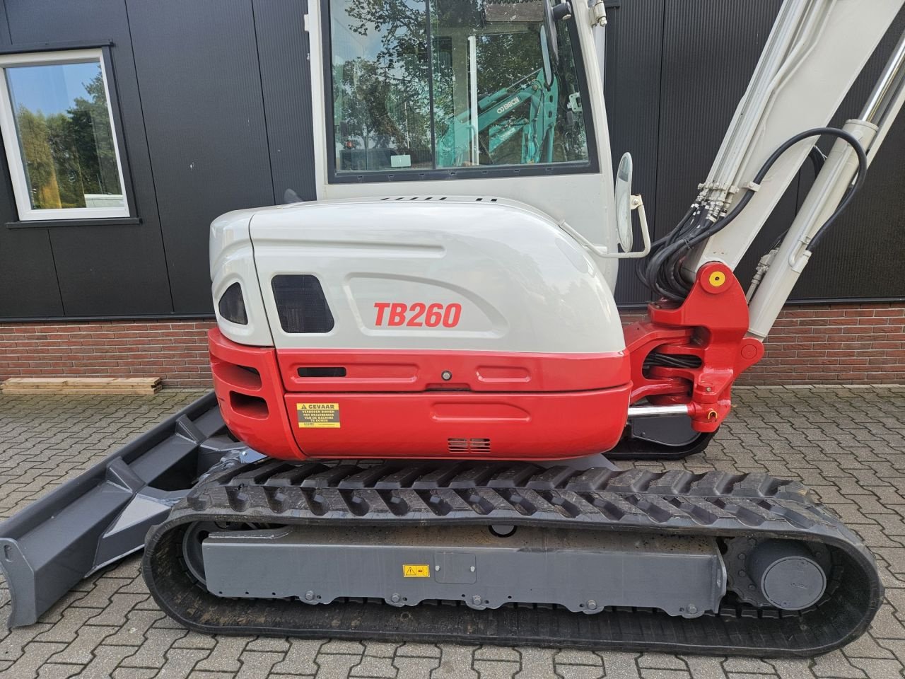 Minibagger du type Takeuchi TB260, Gebrauchtmaschine en Haaksbergen (Photo 8)