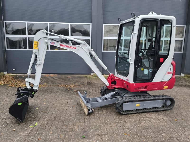 Minibagger of the type Takeuchi TB320, Gebrauchtmaschine in Hardegarijp