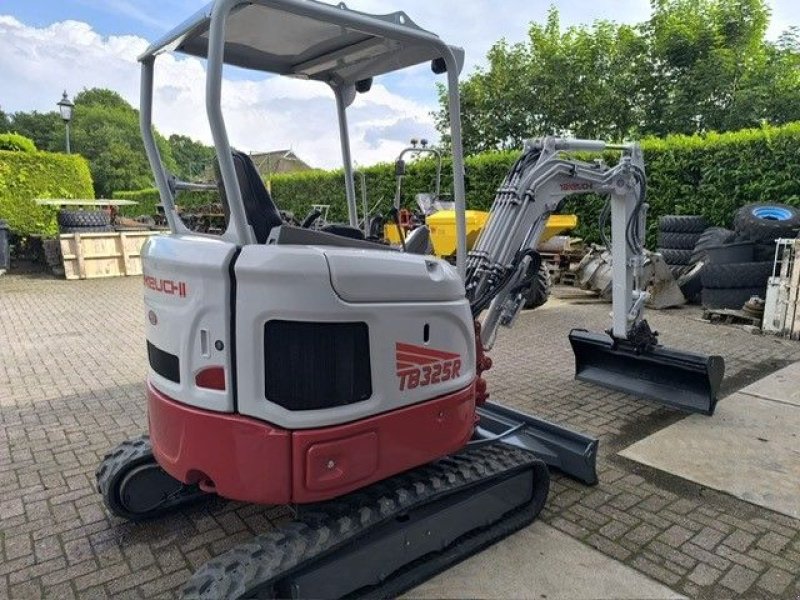 Minibagger typu Takeuchi TB325R, Gebrauchtmaschine w Hardegarijp (Zdjęcie 4)