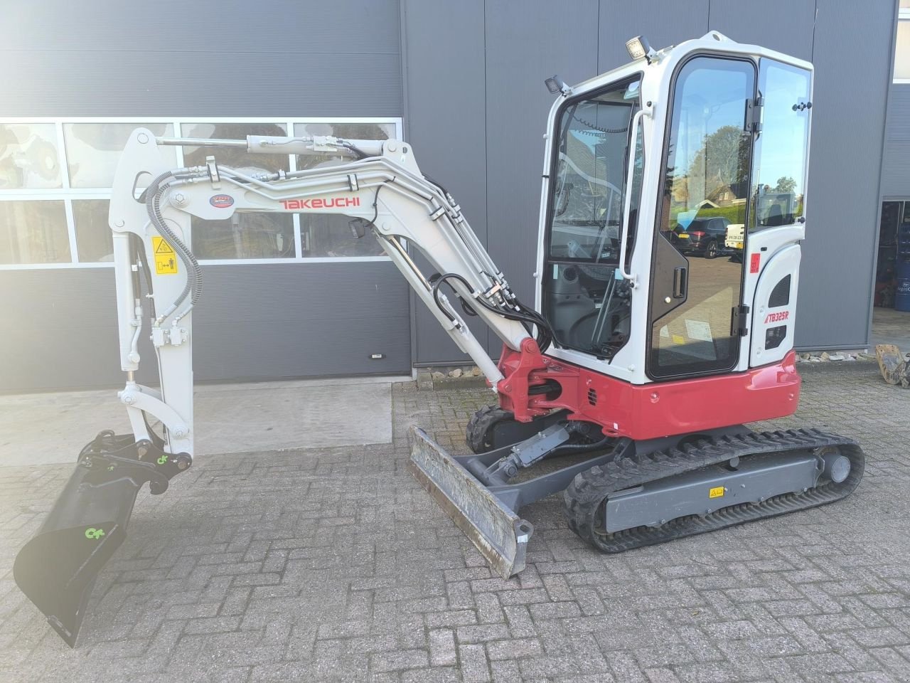 Minibagger typu Takeuchi TB325R, Gebrauchtmaschine w Hardegarijp (Zdjęcie 10)