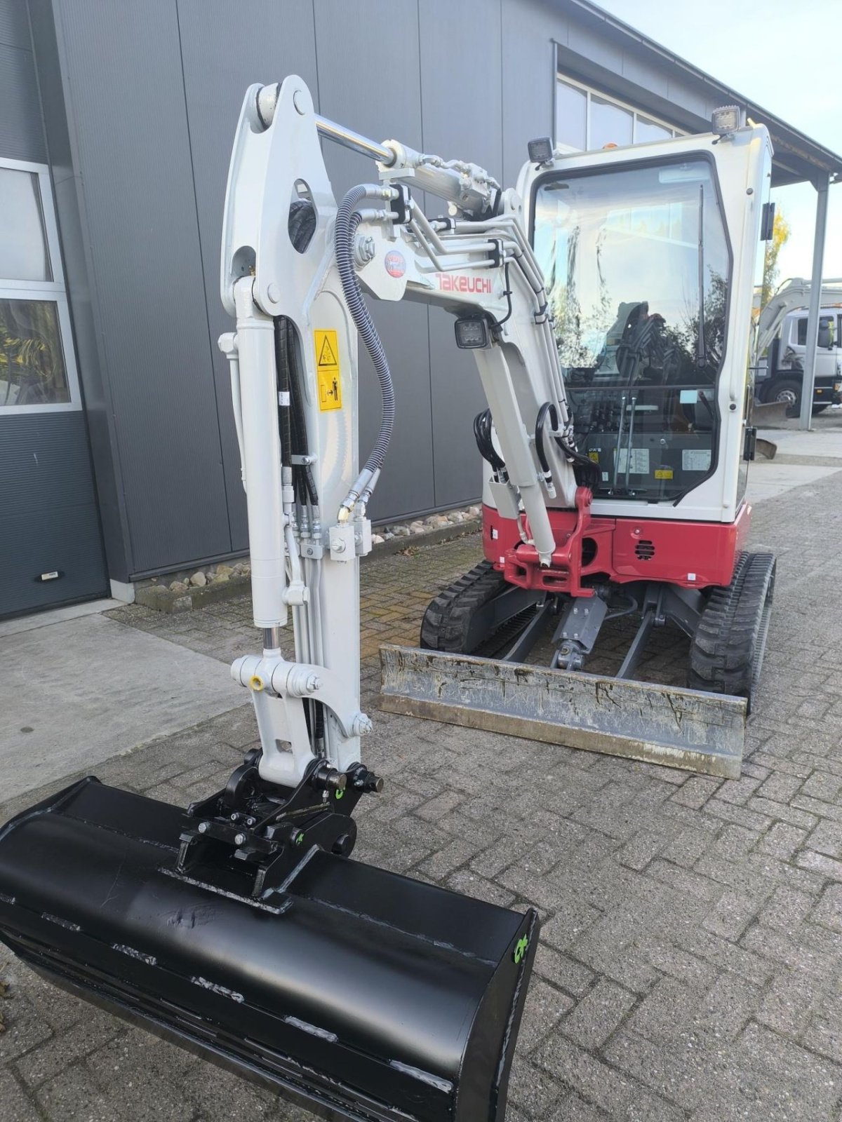 Minibagger van het type Takeuchi TB325R, Gebrauchtmaschine in Hardegarijp (Foto 2)