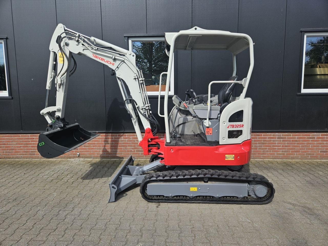 Minibagger typu Takeuchi TB325R, Gebrauchtmaschine v Haaksbergen (Obrázok 1)