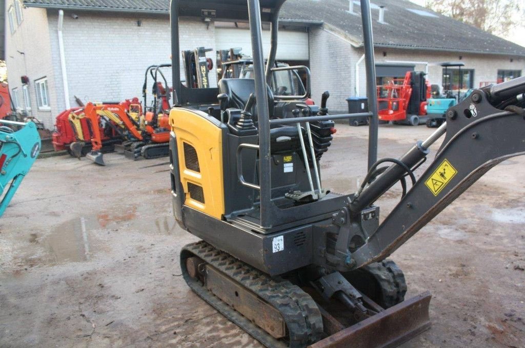 Minibagger типа Volvo EC15, Gebrauchtmaschine в Antwerpen (Фотография 8)