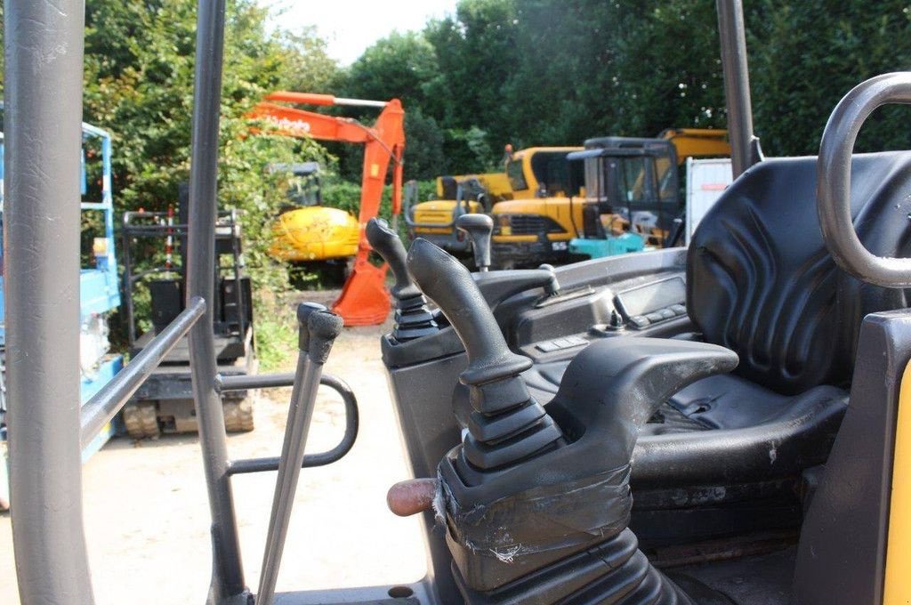 Minibagger du type Volvo EC18D, Gebrauchtmaschine en Antwerpen (Photo 4)