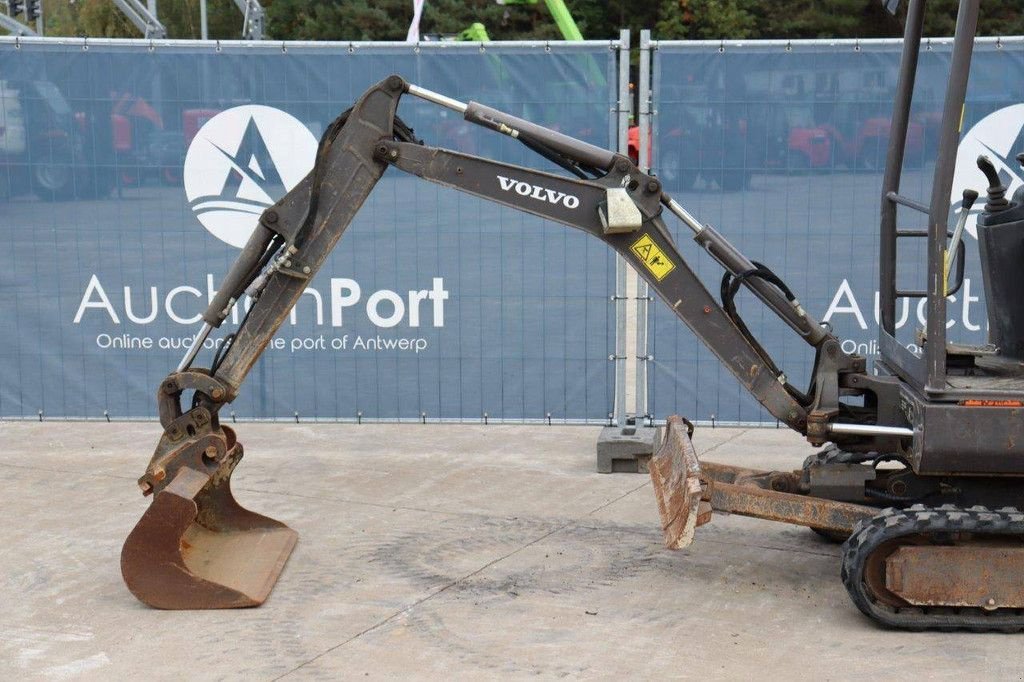 Minibagger del tipo Volvo EC18D, Gebrauchtmaschine In Antwerpen (Immagine 11)