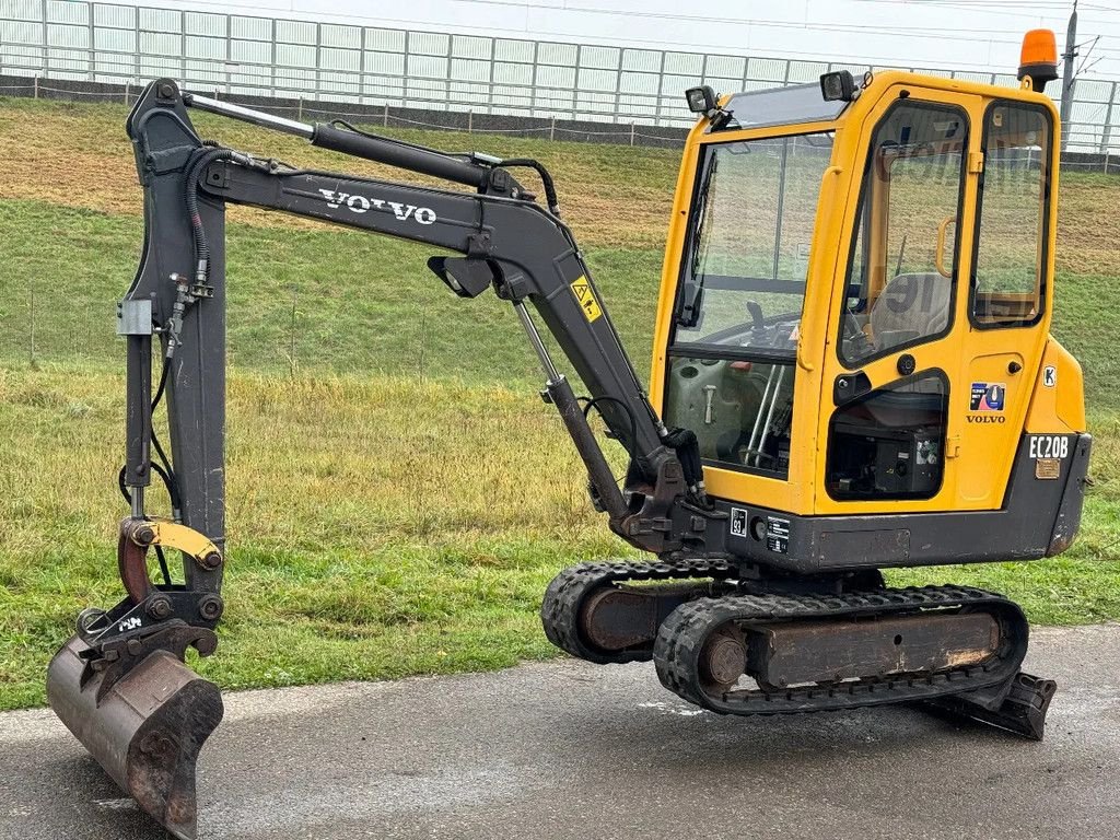 Minibagger van het type Volvo EC20B XTV 3 bakken, Gebrauchtmaschine in Zevenbergschen Hoek (Foto 9)