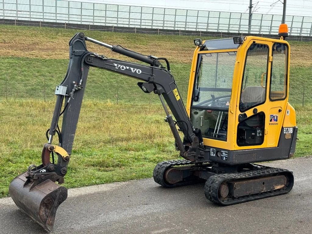 Minibagger van het type Volvo EC20B XTV 3 bakken, Gebrauchtmaschine in Zevenbergschen Hoek (Foto 1)