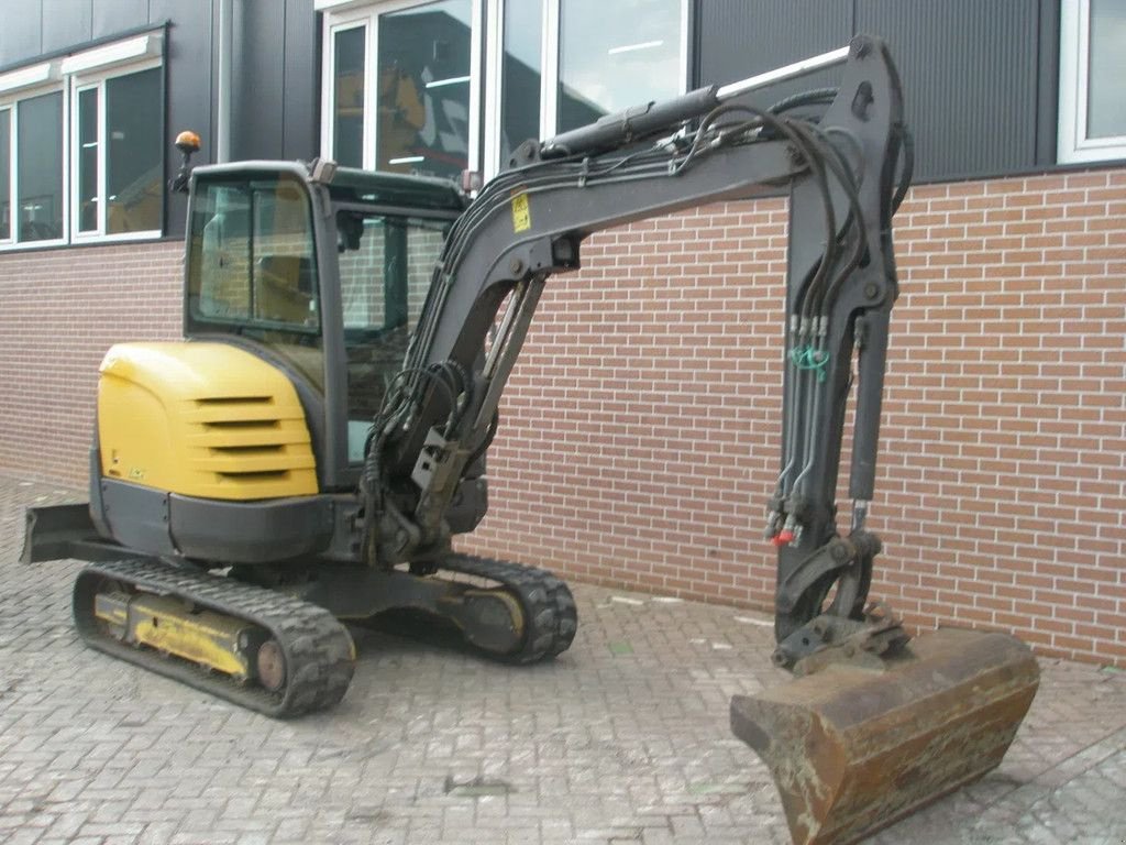 Minibagger du type Volvo EC35C, Gebrauchtmaschine en Barneveld (Photo 4)