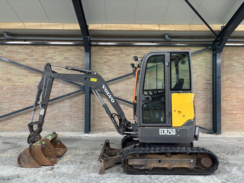 Minibagger of the type Volvo ECR 25 D, Gebrauchtmaschine in Dronten (Picture 1)