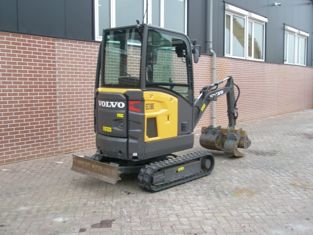 Minibagger van het type Volvo ECR18E, Gebrauchtmaschine in Barneveld (Foto 3)