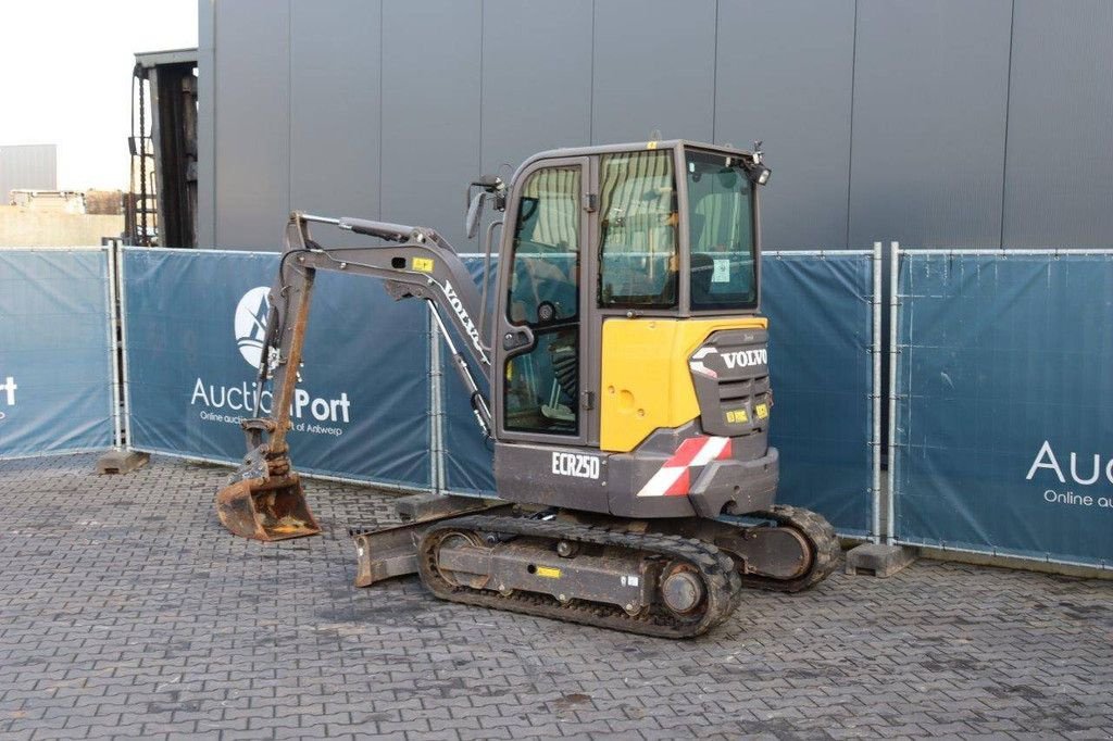 Minibagger del tipo Volvo ECR25D, Gebrauchtmaschine en Antwerpen (Imagen 3)