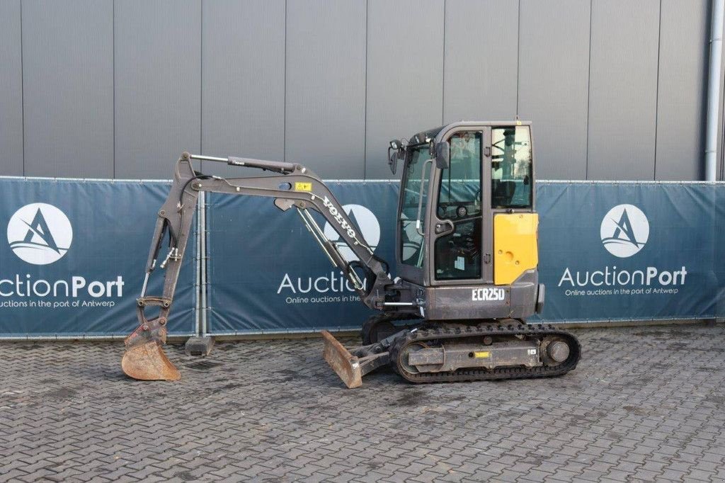 Minibagger del tipo Volvo ECR25D, Gebrauchtmaschine en Antwerpen (Imagen 1)