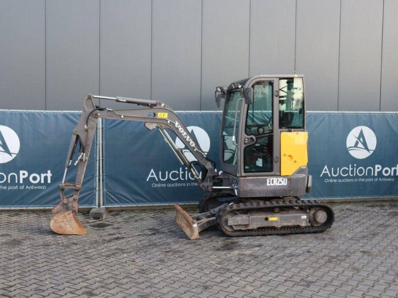 Minibagger des Typs Volvo ECR25D, Gebrauchtmaschine in Antwerpen (Bild 1)