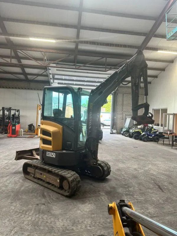 Minibagger des Typs Volvo ECR25D, Gebrauchtmaschine in Winterswijk (Bild 7)