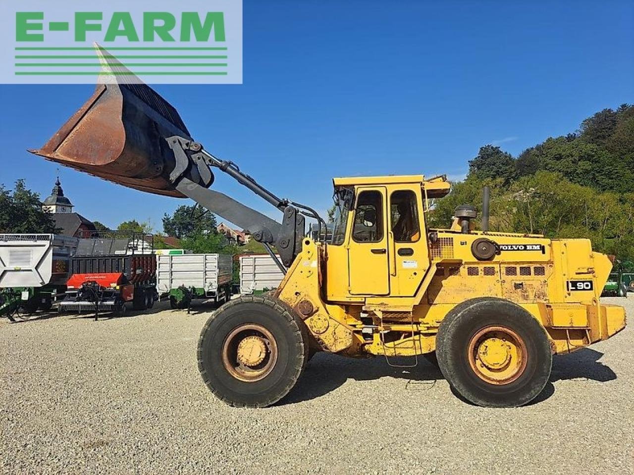 Minibagger du type Volvo l90, Gebrauchtmaschine en GROBELNO (Photo 2)