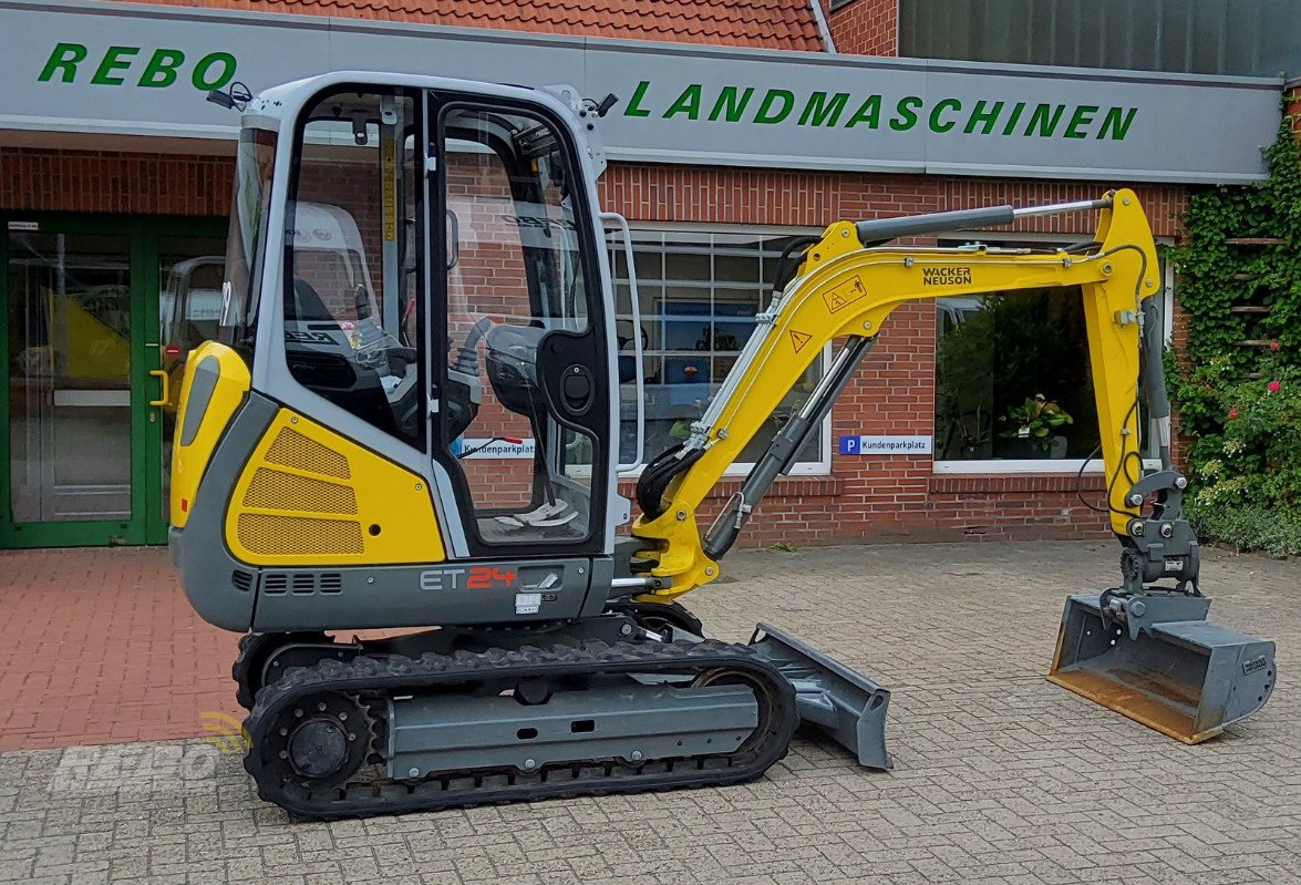 Minibagger of the type Wacker Neuson ET 24, Neumaschine in Visbek/Rechterfeld (Picture 8)