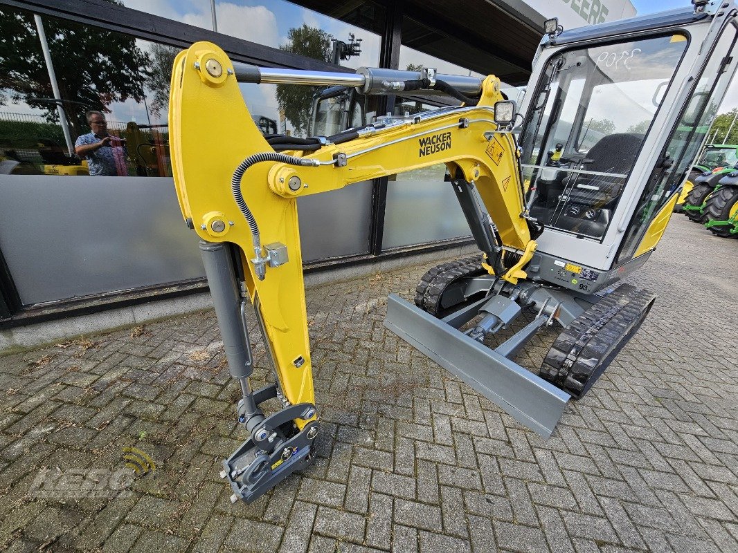 Minibagger van het type Wacker Neuson ET 24, Neumaschine in Edewecht (Foto 4)