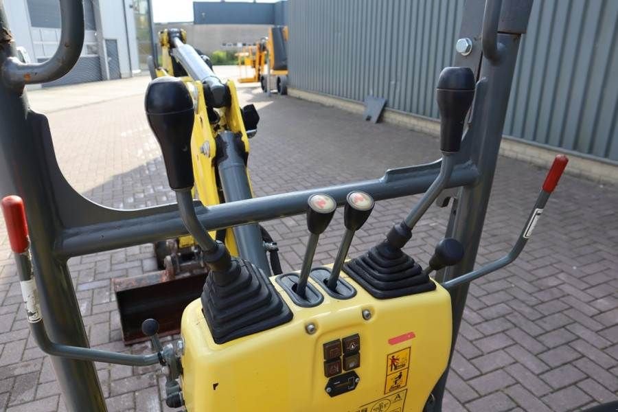 Minibagger van het type Wacker Neuson SWE08B mini excavator including 2 bu, Gebrauchtmaschine in Groenlo (Foto 7)