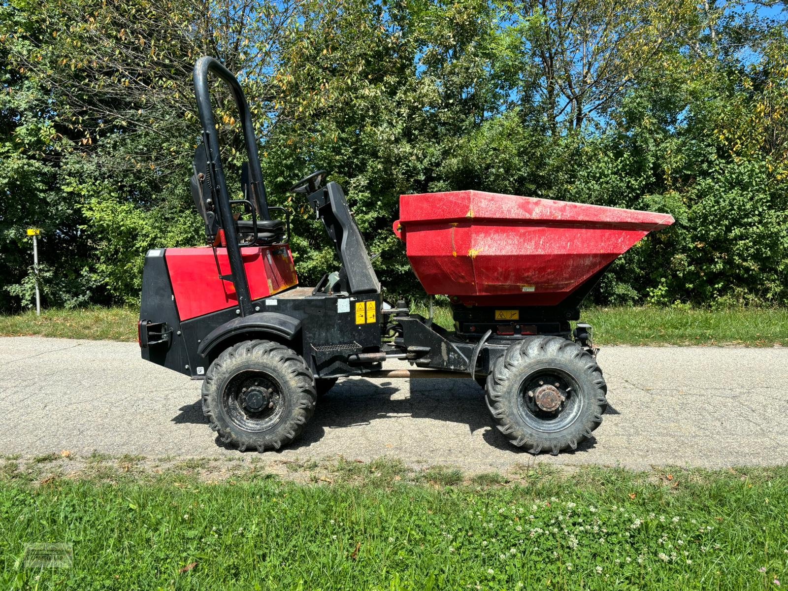 Minidumper du type JCB 2 THS, Gebrauchtmaschine en Deutsch - Goritz (Photo 2)