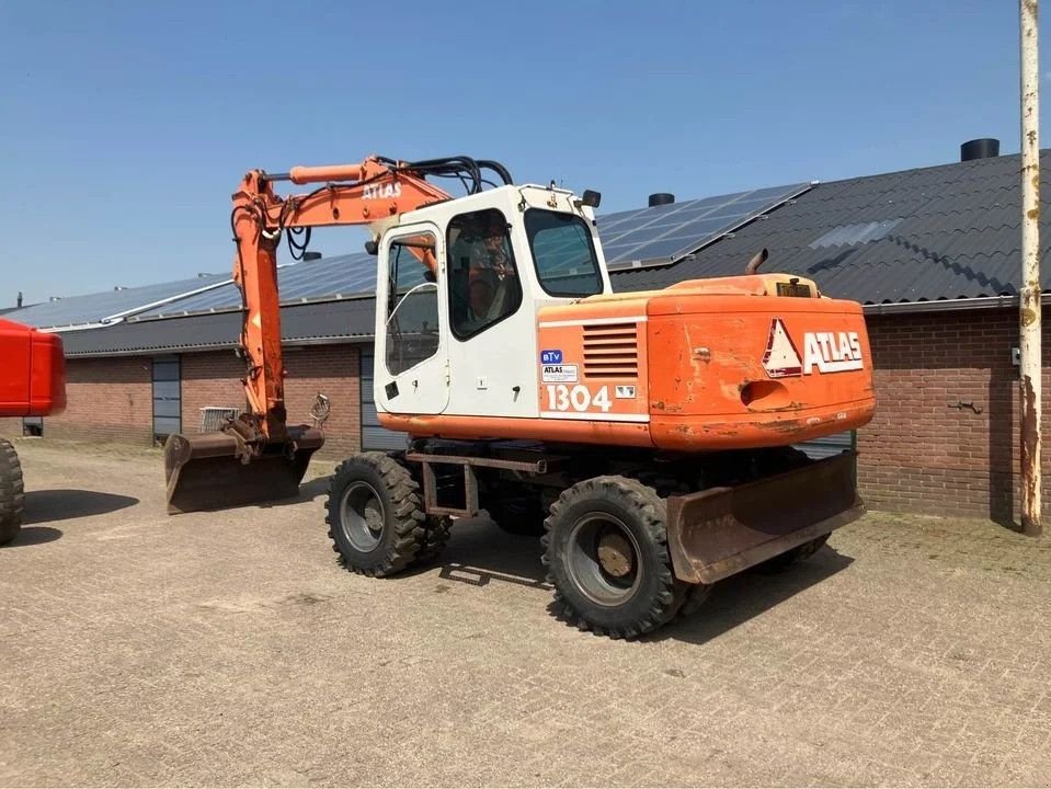 Mobilbagger of the type Atlas 1304 Graafmachine Kraan, Gebrauchtmaschine in Lunteren (Picture 1)