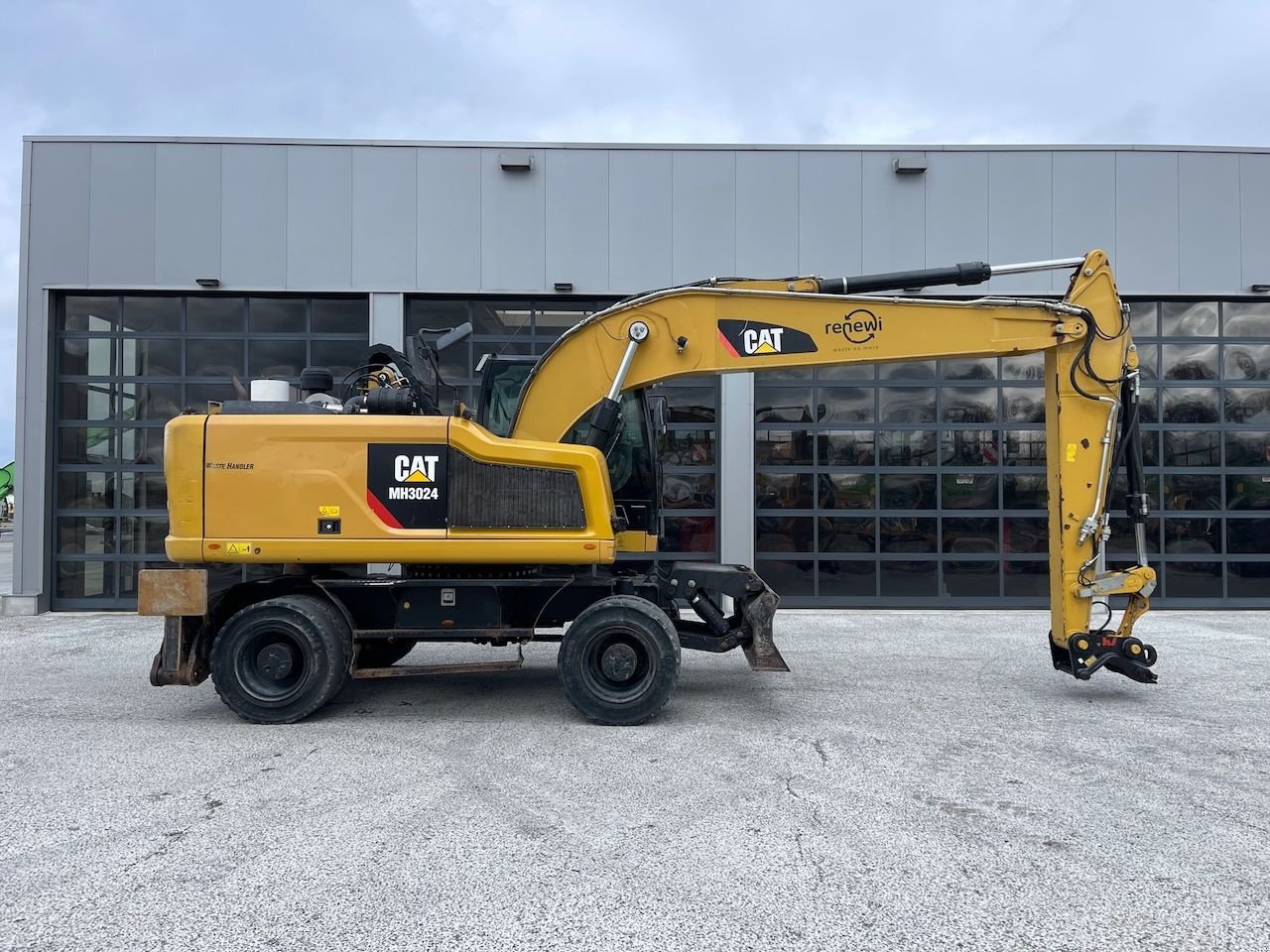 Mobilbagger of the type Caterpillar 3024 MH, Gebrauchtmaschine in Holten (Picture 3)