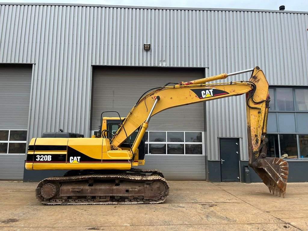 Mobilbagger van het type Caterpillar 320B, Gebrauchtmaschine in Velddriel (Foto 4)