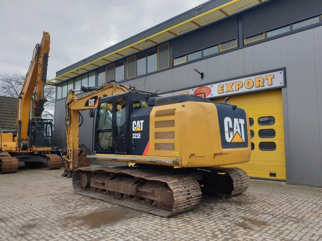 Mobilbagger van het type Caterpillar 323EL, Gebrauchtmaschine in Krabbendijke (Foto 3)