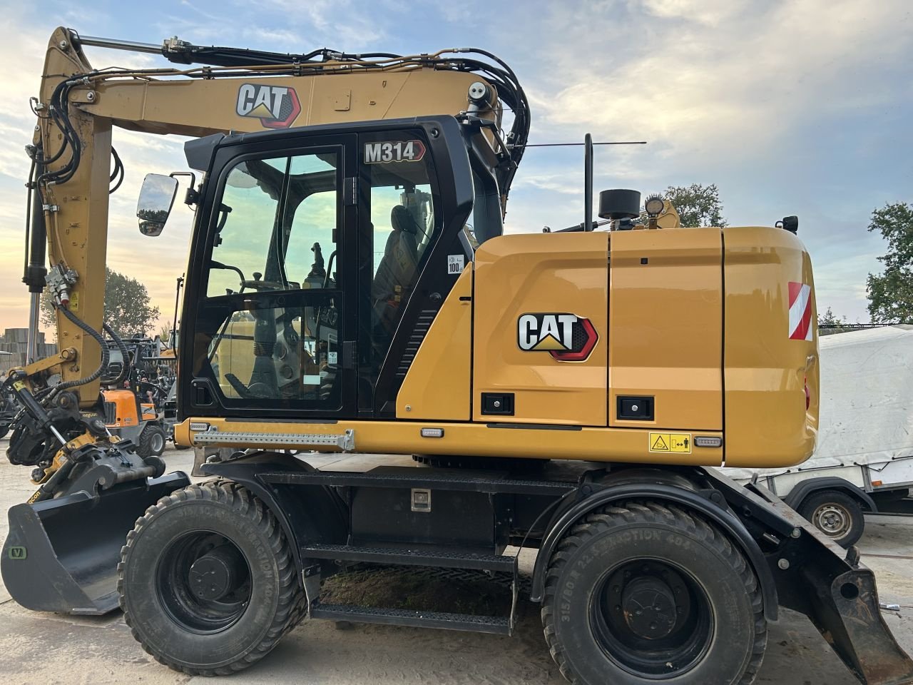 Mobilbagger of the type Caterpillar M314 Next Gen, Gebrauchtmaschine in Ederveen (Picture 4)