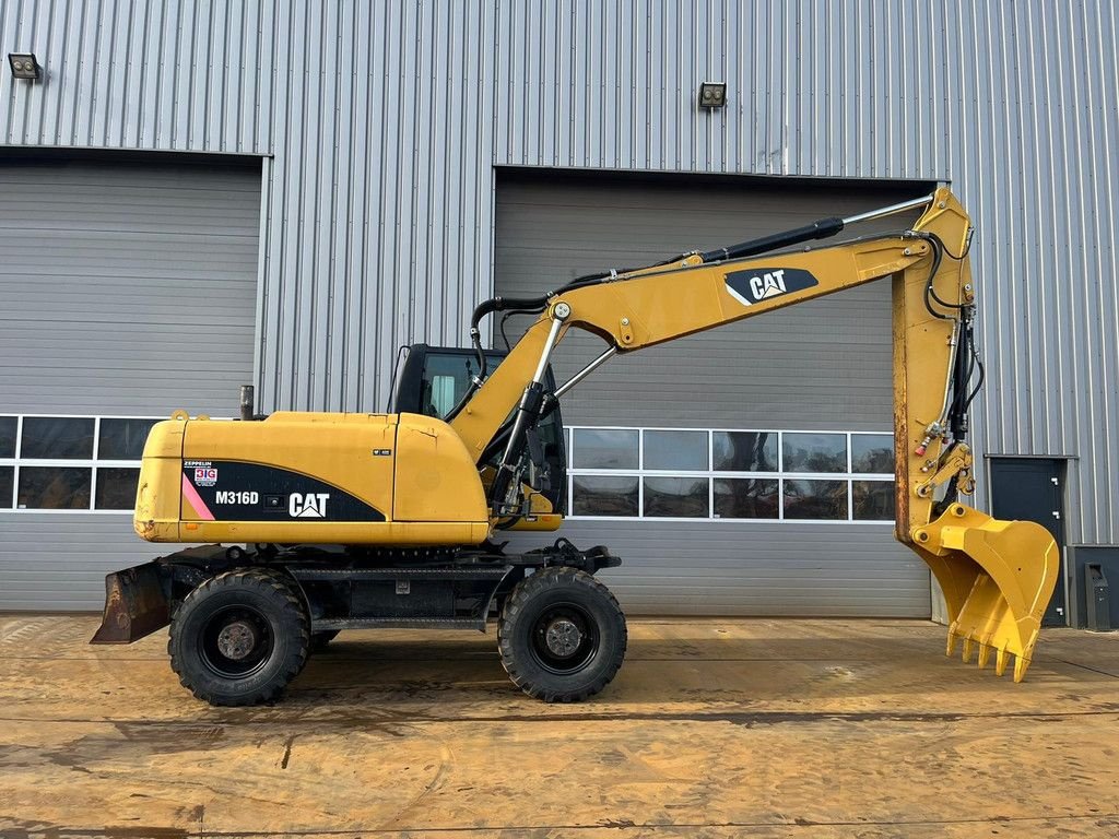 Mobilbagger van het type Caterpillar M316D NEW TIRES / BUCKET, Gebrauchtmaschine in Velddriel (Foto 7)