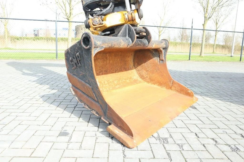 Mobilbagger del tipo Caterpillar M318 F ROTOTILT BUCKET TRAILER HYDR BSS, Gebrauchtmaschine en Marknesse (Imagen 10)